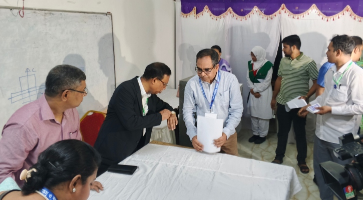ডাকসু: ভূ-তত্ত্ব কেন্দ্রে ২০ মিনিট দেরিতে ভোটগ্রহণ শুরু  